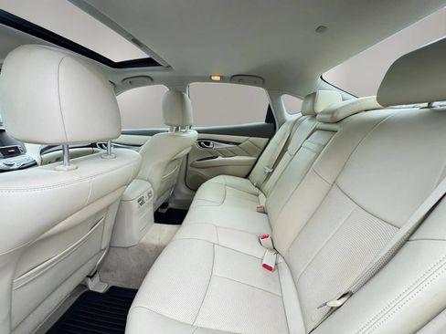 Used 2015 INFINITI Q70 3.7 RWD image 13