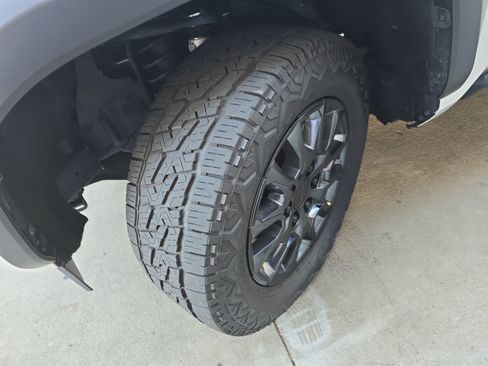 Used 2025 Toyota 4Runner SR5 RWD image 32