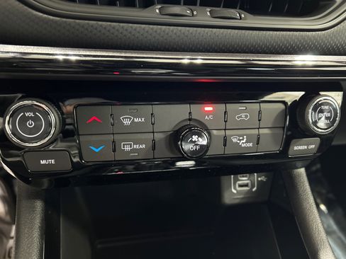 New 2026 Jeep Compass Latitude AWD/4WD image 26