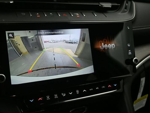 New 2026 Jeep Grand Cherokee Limited w/ Limited Altitude Package AWD/4WD image 22