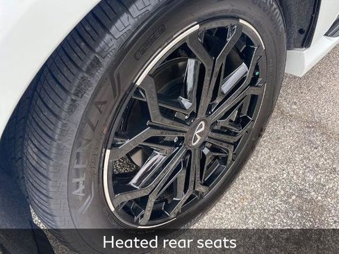 Certified 2026 INFINITI QX80 4WD image 10