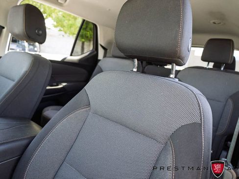Used 2020 Chevrolet Traverse LT FWD image 23