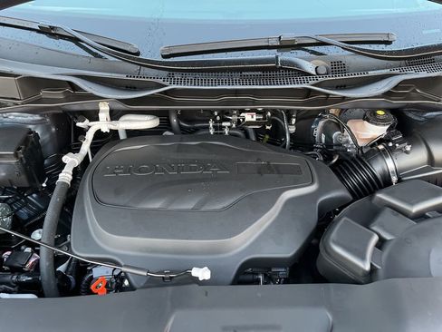 Certified 2026 Honda Odyssey Elite image 8