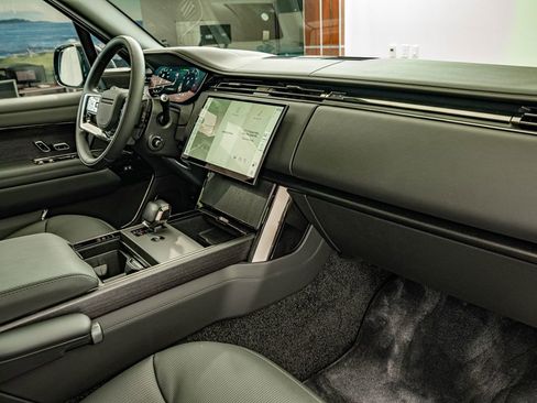 New 2026 Land Rover Range Rover SV AWD/4WD image 41