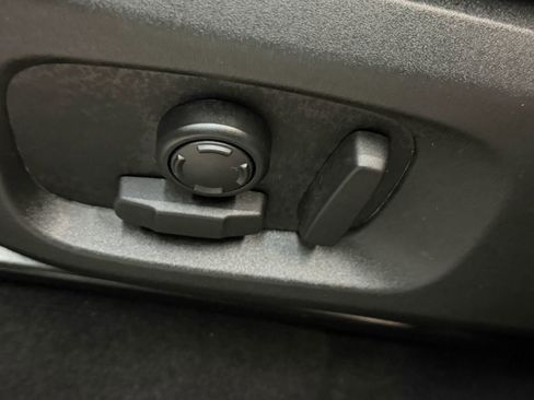 Used 2018 Land Rover Range Rover Evoque SE Premium image 23