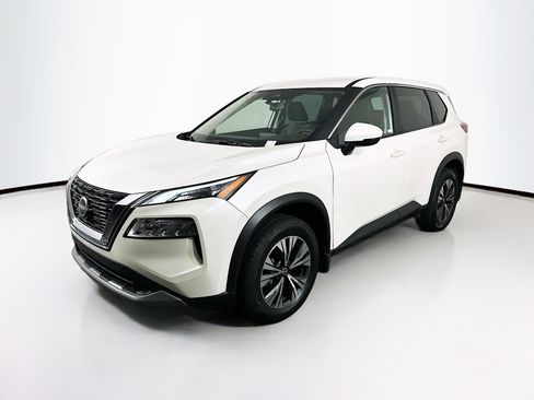 Used 2023 Nissan Rogue SV image 3