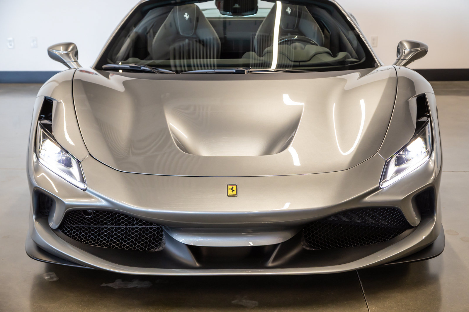 Used 2021 Ferrari F8 Tributo RWD image 4