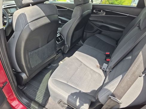 Used 2017 Kia Sorento LX FWD image 21