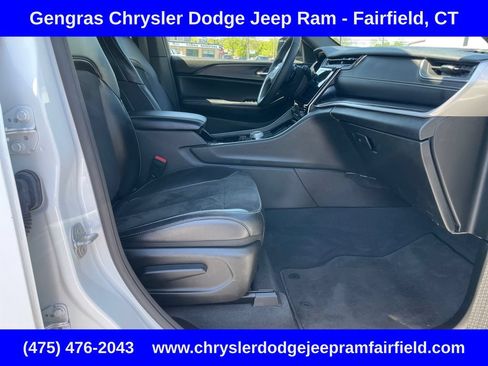 Certified 2023 Jeep Grand Cherokee L Laredo AWD/4WD image 12
