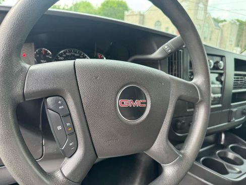 Used 2017 GMC Savana 2500 RWD image 20