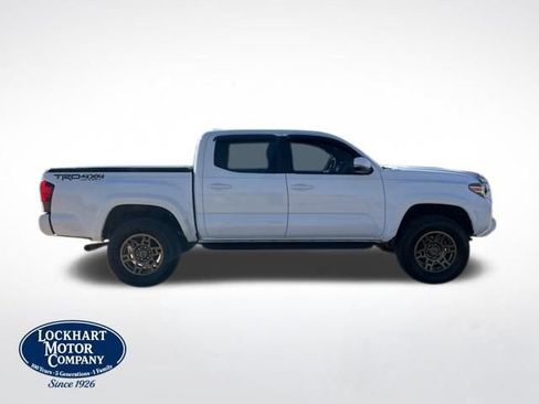 Used 2018 Toyota Tacoma TRD Sport w/ Technology Package image 8