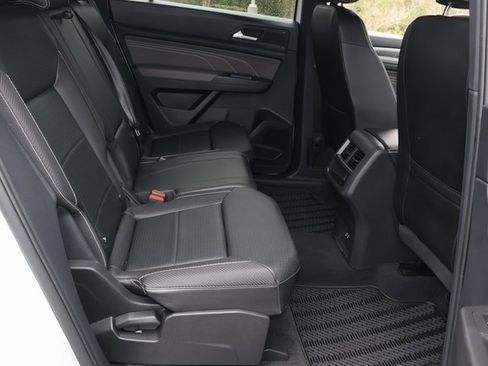 Certified 2023 Volkswagen Atlas Cross Sport SE image 17