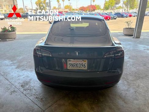 Used 2019 Tesla Model 3 Mid Range RWD image 4