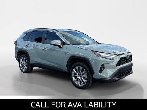 Used 2022 Toyota RAV4 XLE Premium FWD image 7