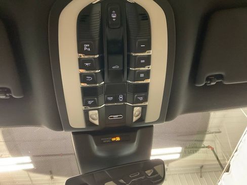 Used 2019 Porsche Macan S AWD/4WD image 27