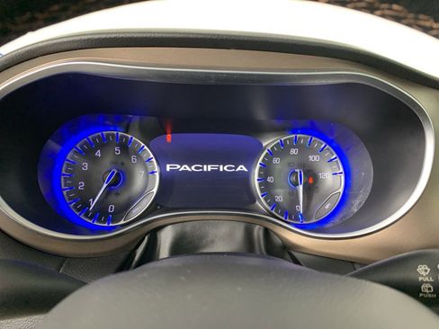 Used 2017 Chrysler Pacifica Touring-L Plus w/ Advanced Safetytec Group image 23