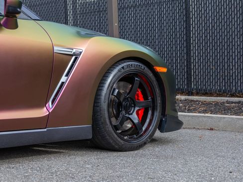 Used 2010 Nissan GT-R Premium image 16