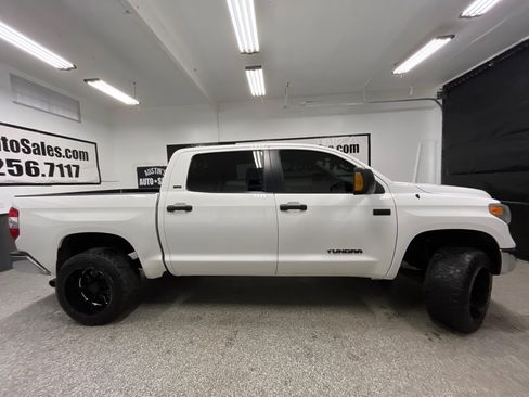 Used 2016 Toyota Tundra SR5 w/ SR5 Upgrade Package image 2