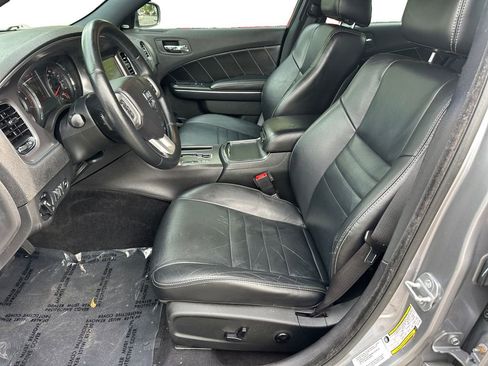 Used 2014 Dodge Charger R/T RWD image 9