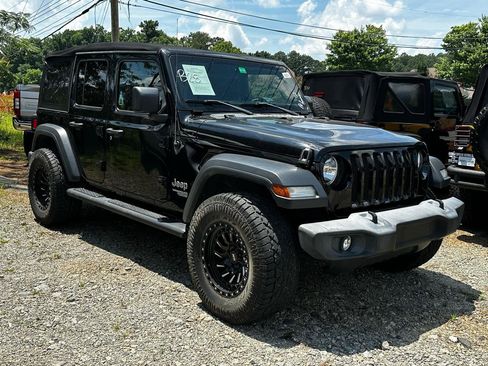 Used 2019 Jeep Wrangler Unlimited Sport S AWD/4WD image 2