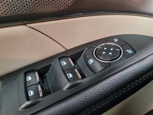 Used 2018 Ford Explorer XLT w/ Equipment Group 202A AWD/4WD image 27