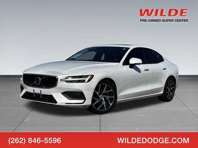 Used 2019 Volvo S60 T6 Momentum w/ Multimedia Package