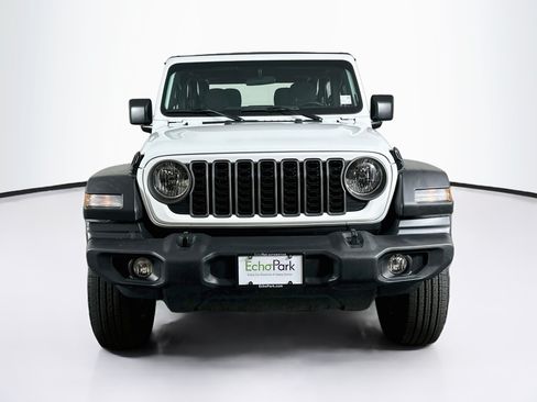 Used 2025 Jeep Wrangler Sport AWD/4WD image 2