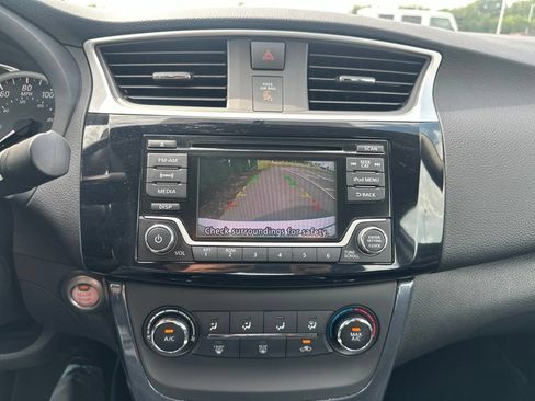 Used 2017 Nissan Sentra SR FWD image 19