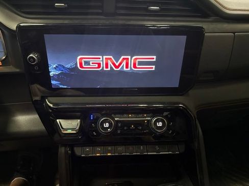 Used 2025 GMC Sierra 1500 AT4 w/ AT4 Premium Package AWD/4WD image 6