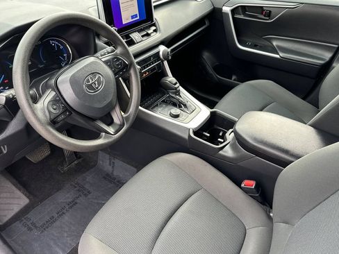 Certified 2024 Toyota RAV4 LE AWD/4WD image 9