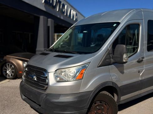 Used 2015 Ford Transit 150 XLT image 3