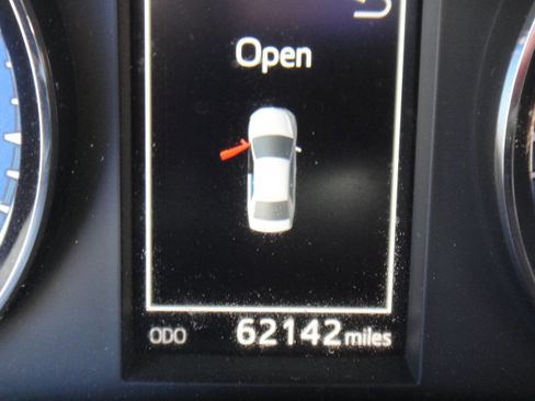 Used 2019 Toyota Corolla SE FWD image 17
