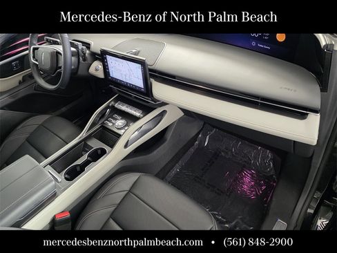 Used 2024 Lincoln Nautilus Premier image 32