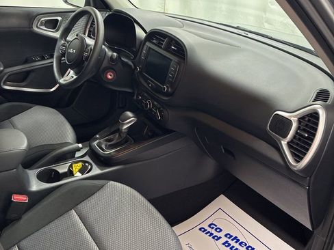 Used 2025 Kia Soul LX w/ LX Technology Package FWD image 27