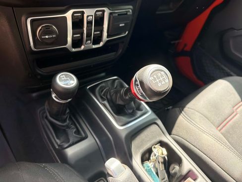 Used 2019 Jeep Wrangler Unlimited Sport S AWD/4WD image 19