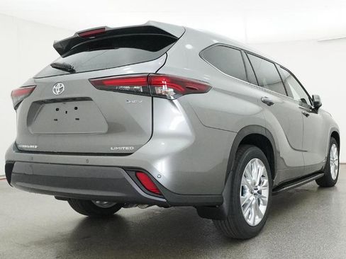 New 2026 Toyota Highlander Limited image 42