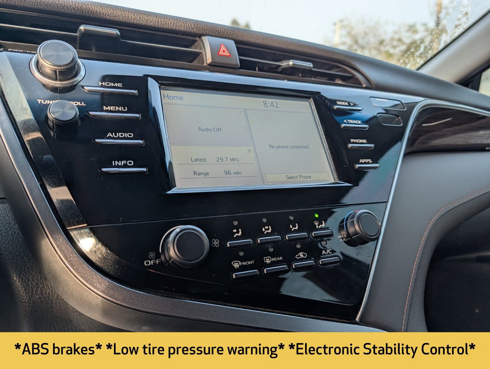 Used 2018 Toyota Camry LE FWD image 5