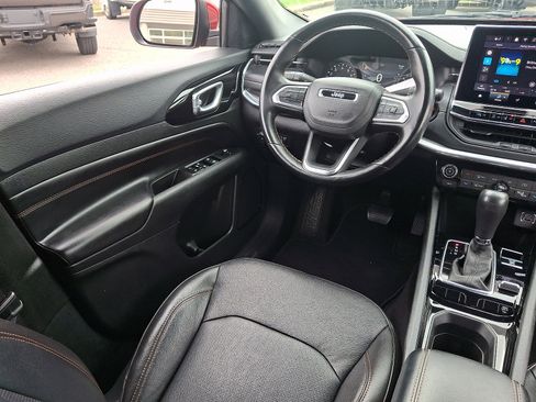 Used 2022 Jeep Compass Limited image 13