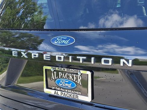 Certified 2025 Ford Expedition Active image 8