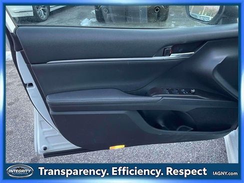 Used 2021 Toyota Camry XSE image 17