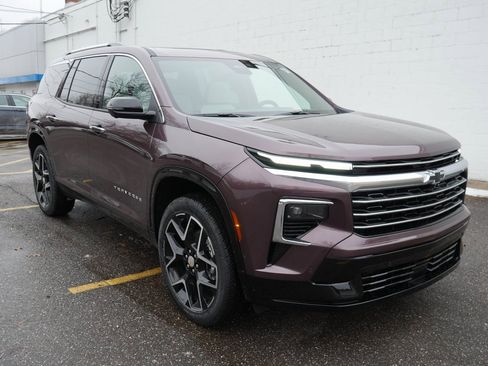 New 2026 Chevrolet Traverse High Country image 2