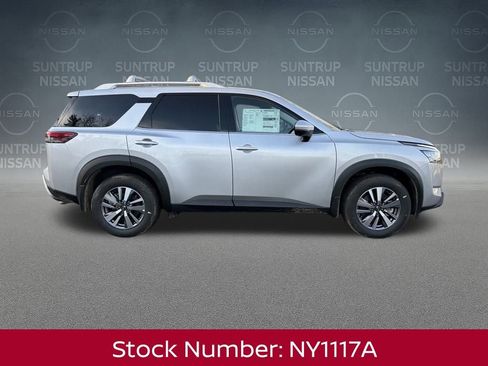 New 2025 Nissan Pathfinder SL w/ Black Appearance Package image 7
