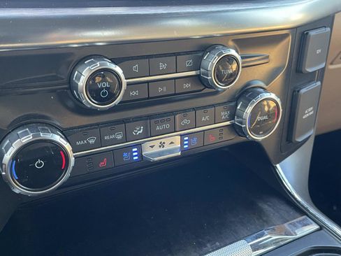 Used 2022 Ford F150 Lariat w/ Max Trailer Tow Package image 26