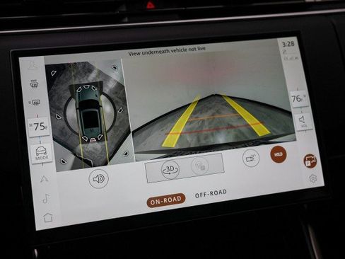 Used 2025 Land Rover Range Rover Sport Dynamic SE image 32