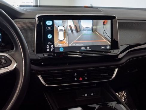 Used 2024 Volkswagen Atlas Cross Sport SEL Premium R-Line image 24