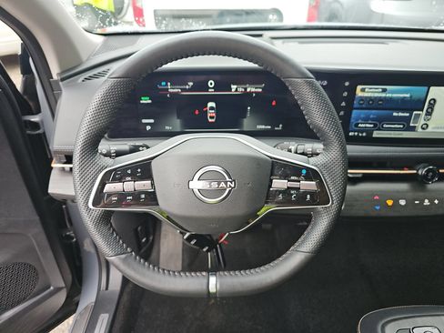 Used 2025 Nissan Ariya AWD image 4