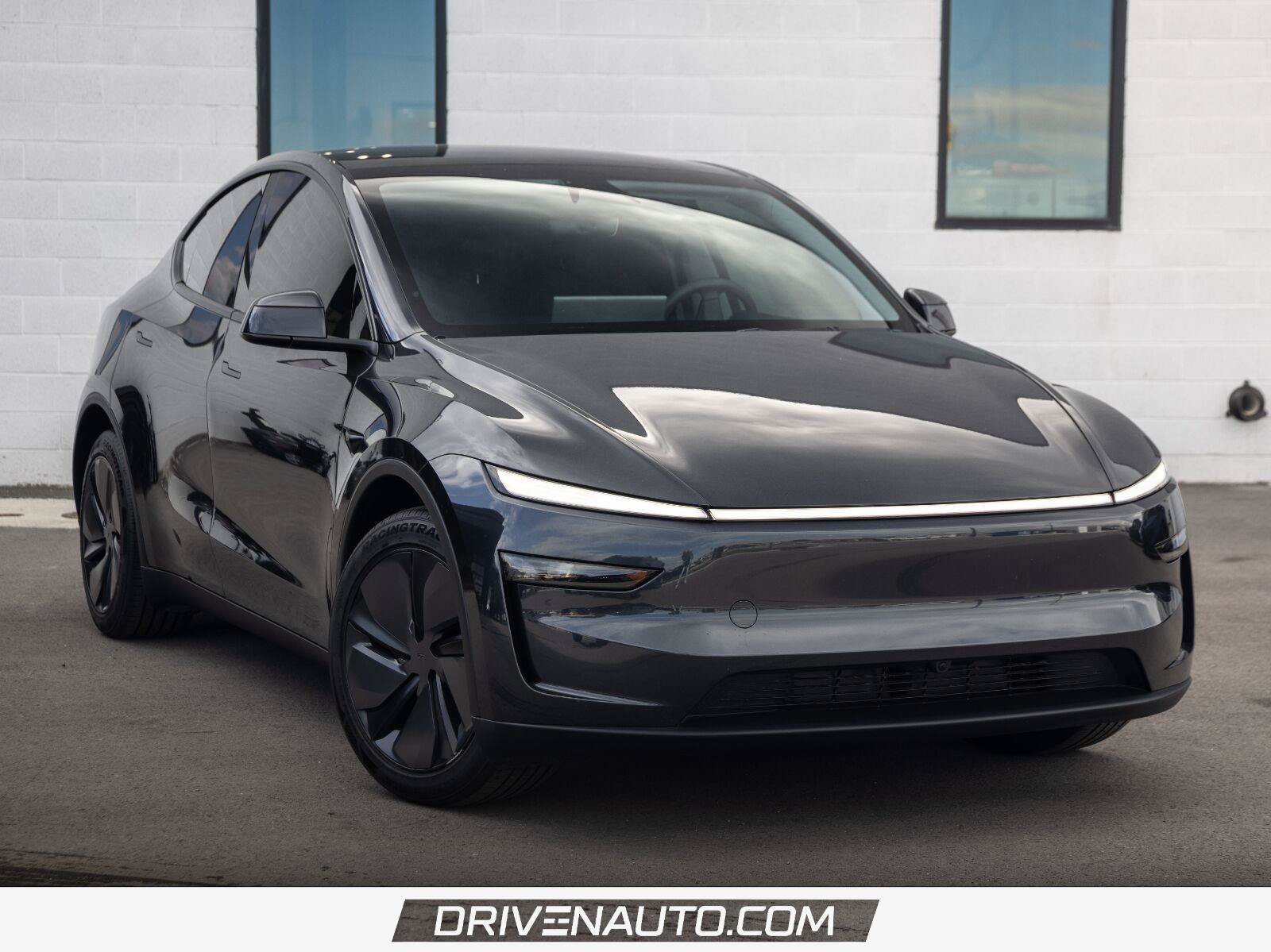 Used 2026 Tesla Model Y Long Range AWD/4WD image 1