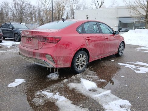 Used 2024 Kia Forte LXS w/ LXS Technology Package image 5