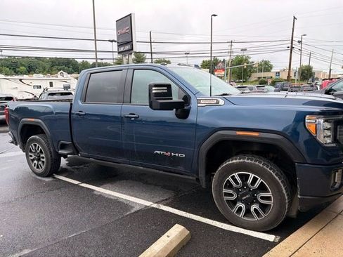 Used 2022 GMC Sierra 2500 AT4 w/ AT4 Premium Plus Package AWD/4WD image 2