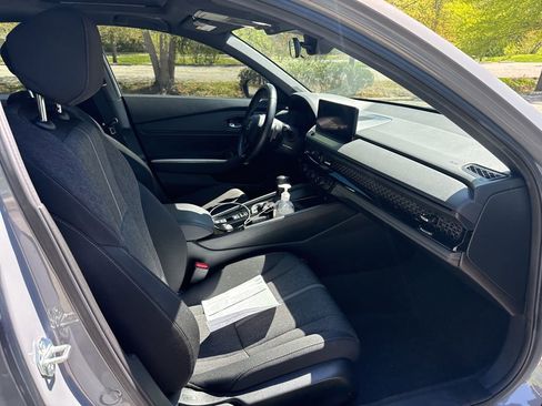 Used 2025 Honda Accord Sport image 5